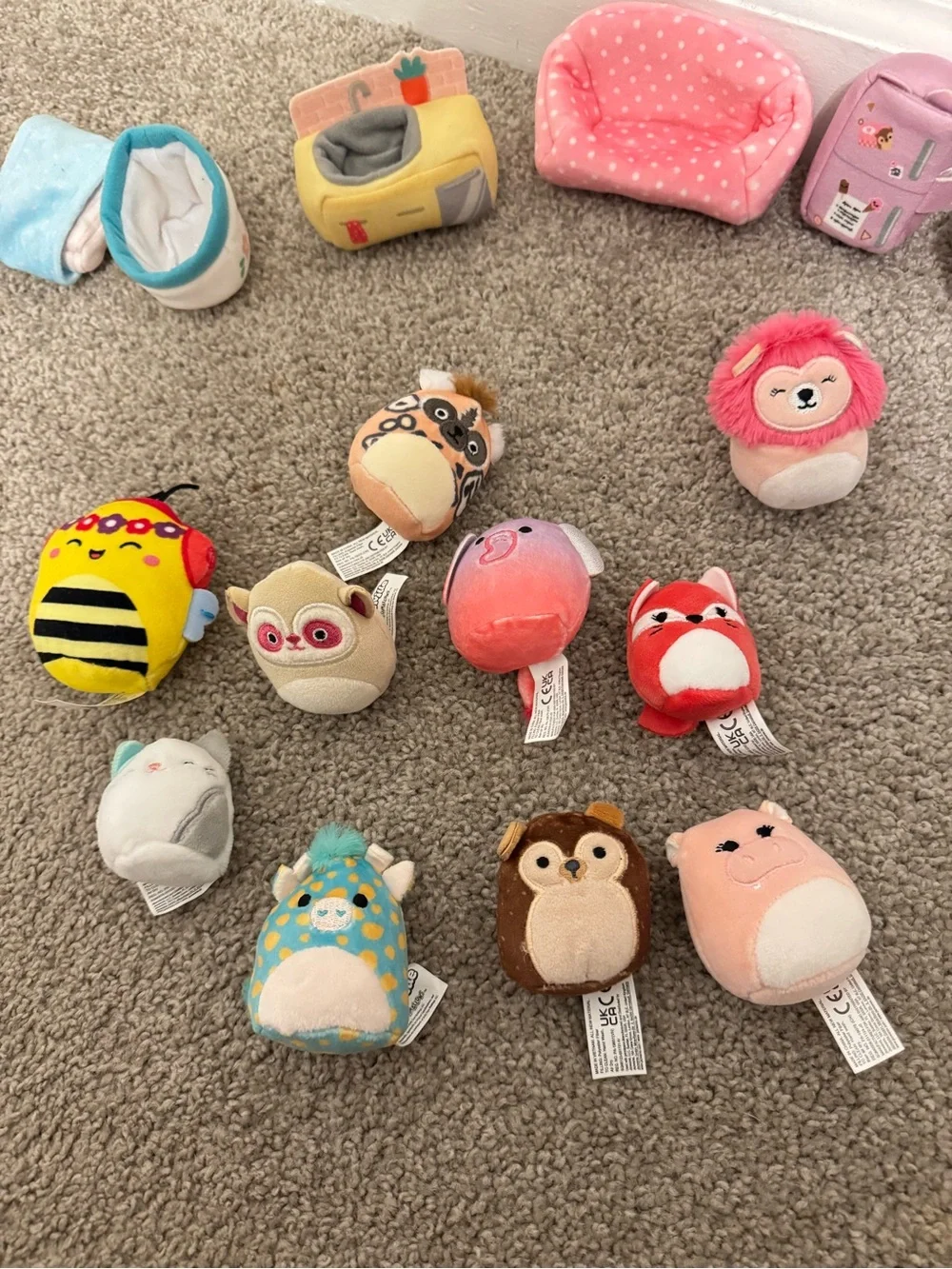 Squishmallows bucket hat youth/ mini stuffies